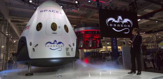 SpaceX планирует отправить туристов в космос в 2021 году 